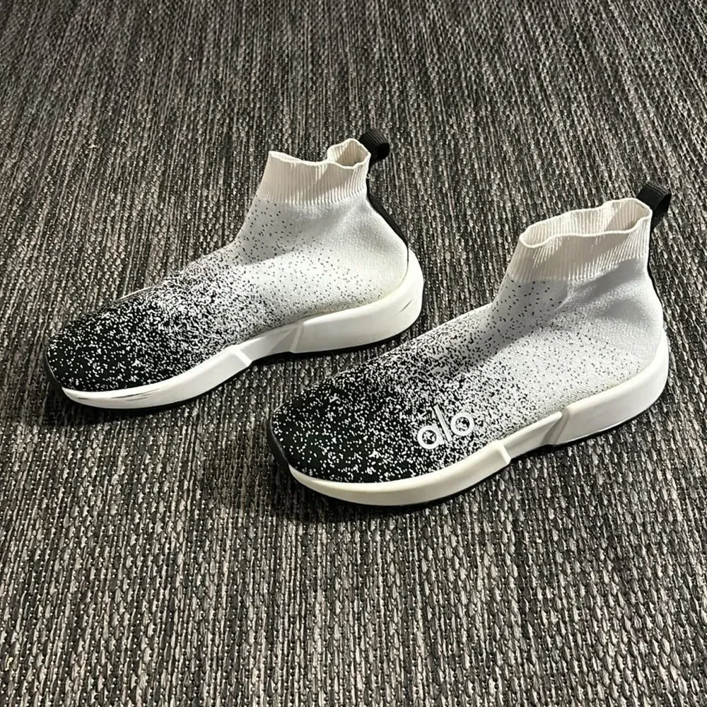 Alo Yoga Velocity Knit Sneakers Size 9